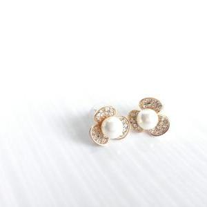 Pearl Stud Earrings - Crystal And Pearls - Flower..
